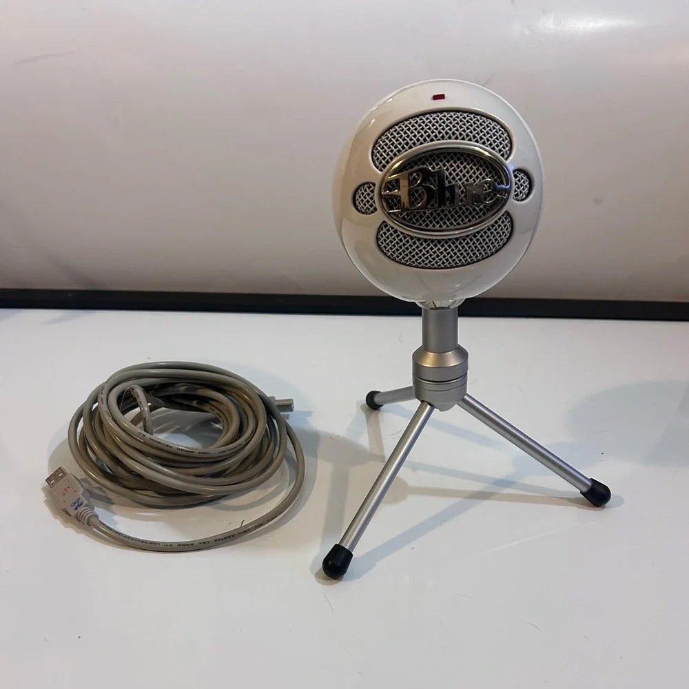 Blue Microphones Snowball iCE Condenser Microphone (White) - WITH Stand